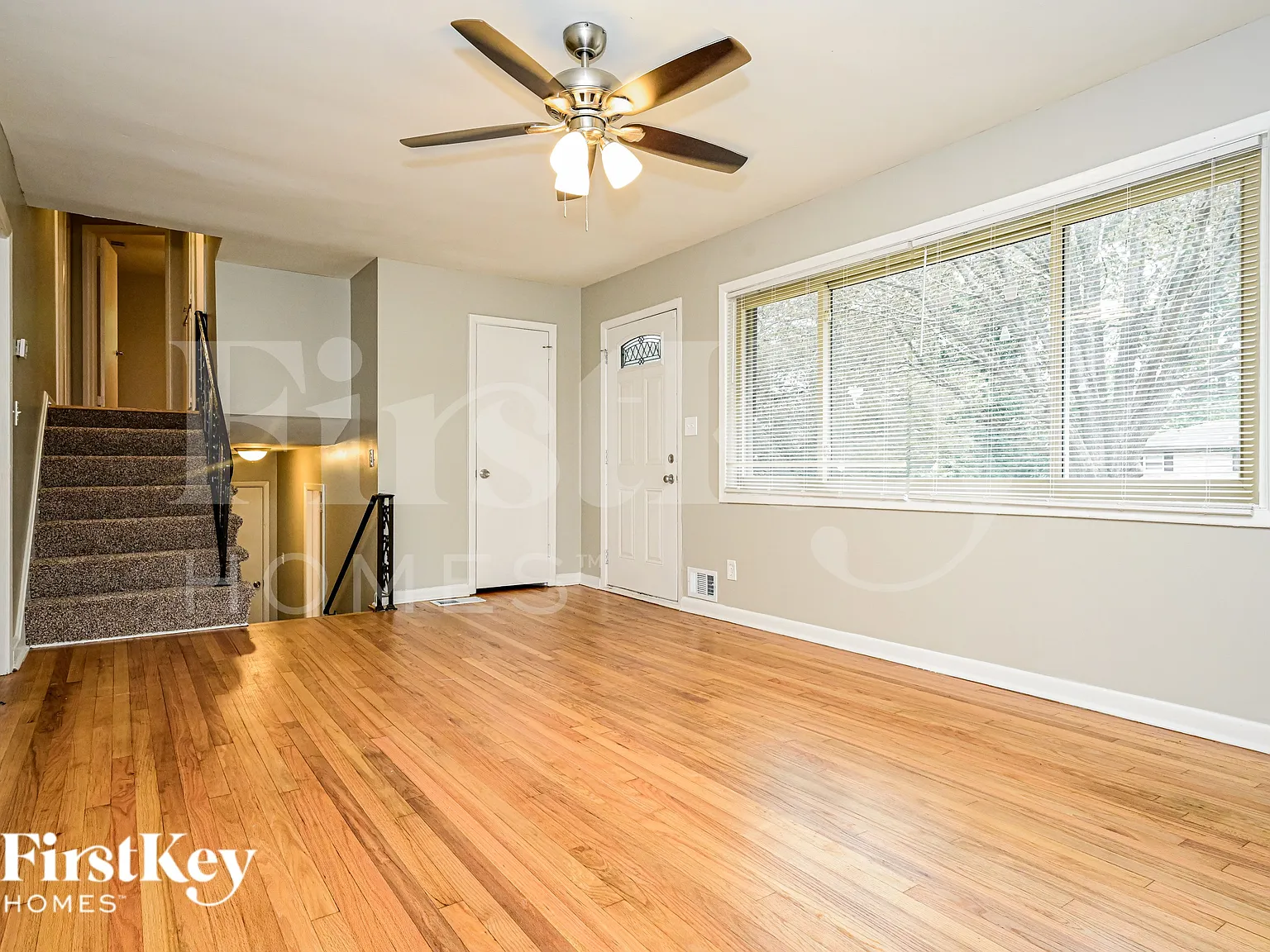4 bed, 2.0 bath, 1550 sqft, $1,990 — Photo 2