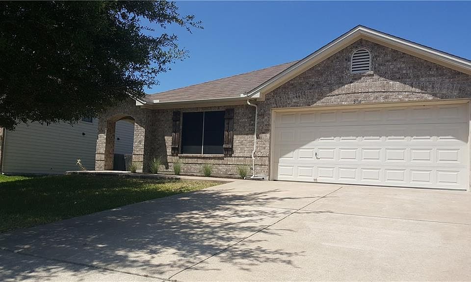 1st image of 304 Leanne Dr