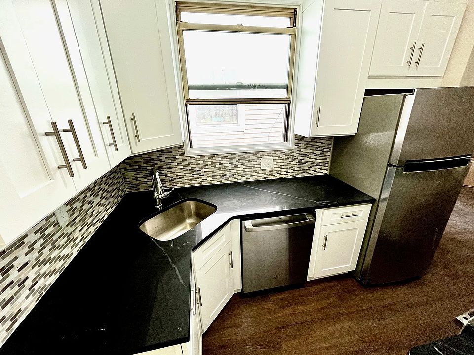 1st image of 3240 42nd St Floor 1