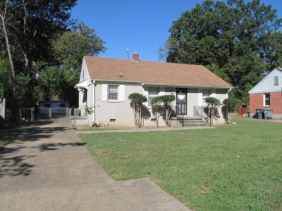 1st image of 819 Saint Nick Dr