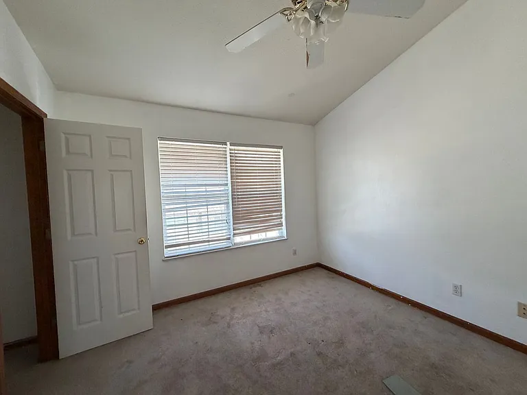 176 Jennifer Ct — Photo 5