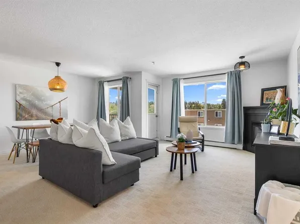 1110 W 17th St SW #301, Calgary, AB T3C 3X3