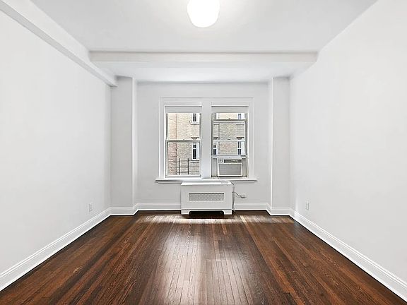 4th image of 24 5th Ave APT 823