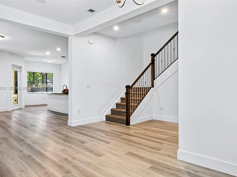 142 SW 127th Ter — Photo 35