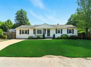 50 Crocus St, Warwick, RI 02886