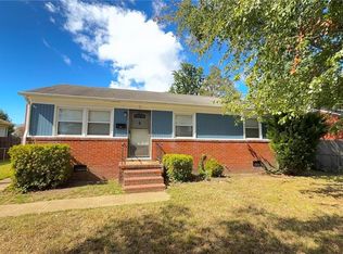 7 Berkley Dr, Hampton, VA 23663