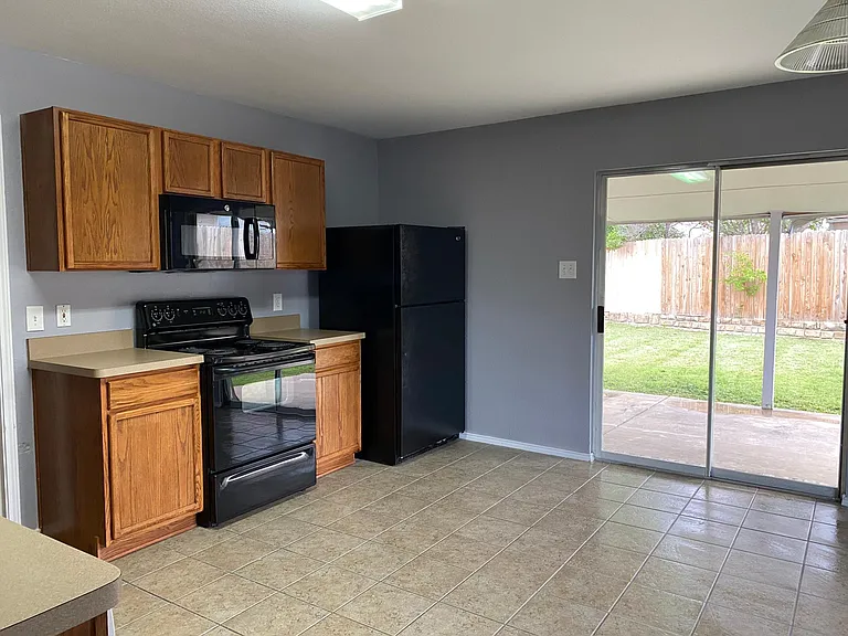 5622 Hunters Bend Ln — Photo 12