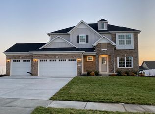 8353 Emerson Dr, Saint John, IN 46373