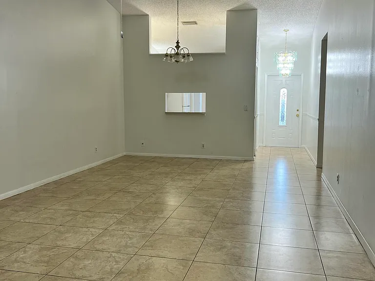 5672 Biscayne Dr — Photo 10