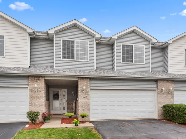 1925 Waters Edge Dr #1925, Minooka, IL 60447