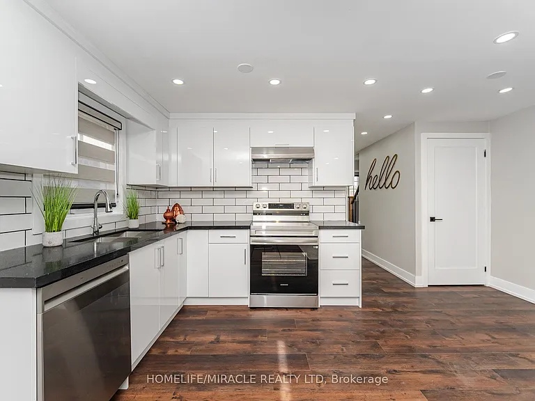 340 Dunsmore Ln — Photo 7