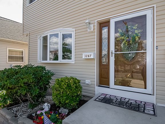 2nd image of 3287 Tierney Pl