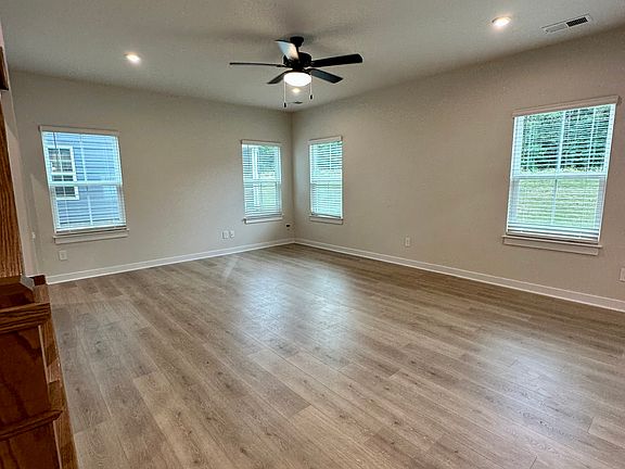 5th image of 733 Lady Fern Dr