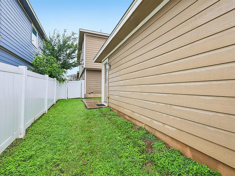 1808 Enchanted Rock Dr — Photo 29