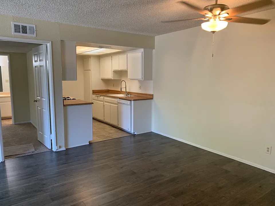 14259 Burbank Blvd #2