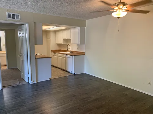 14259 Burbank Blvd #2 Photo 1