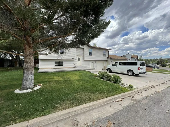 437 Twin Ridge Ave, Evanston, WY 82930