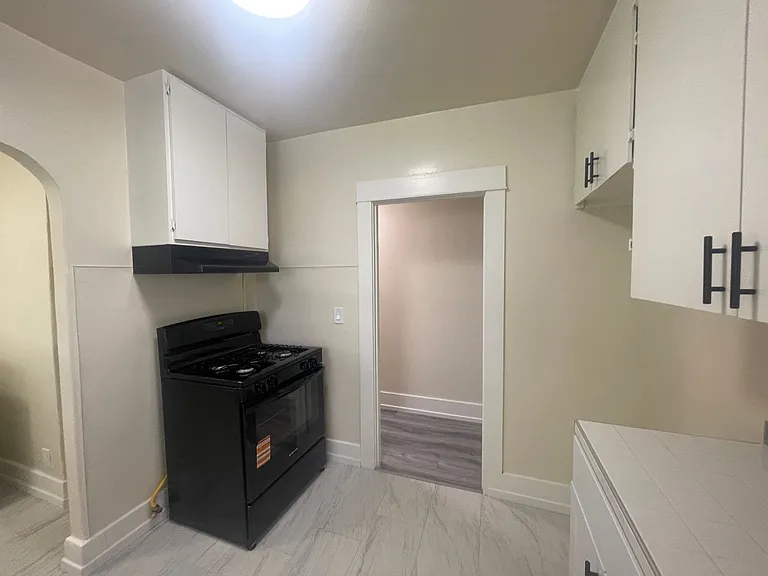 204-206 N. Cedar St. — Photo 16