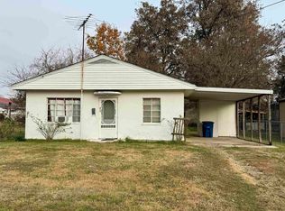 217 S Greenville St, Rector, AR 72461