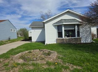 3016 Robert St, Bloomington, IL 61704