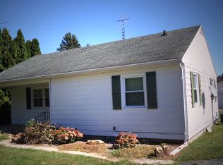 355 S Jefferson St, Roseville, IL