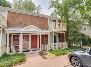 9041 N Swan Cir, Saint Louis, MO 63144