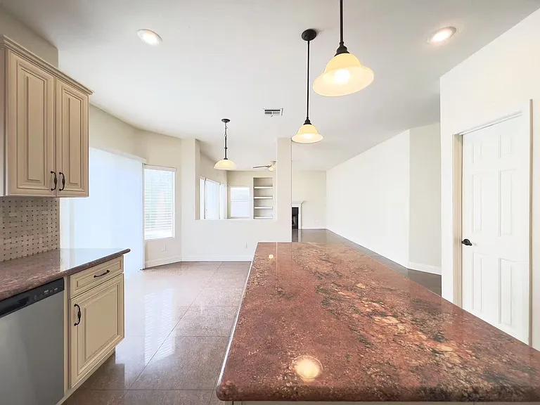 2019 Silverton Dr — Photo 11