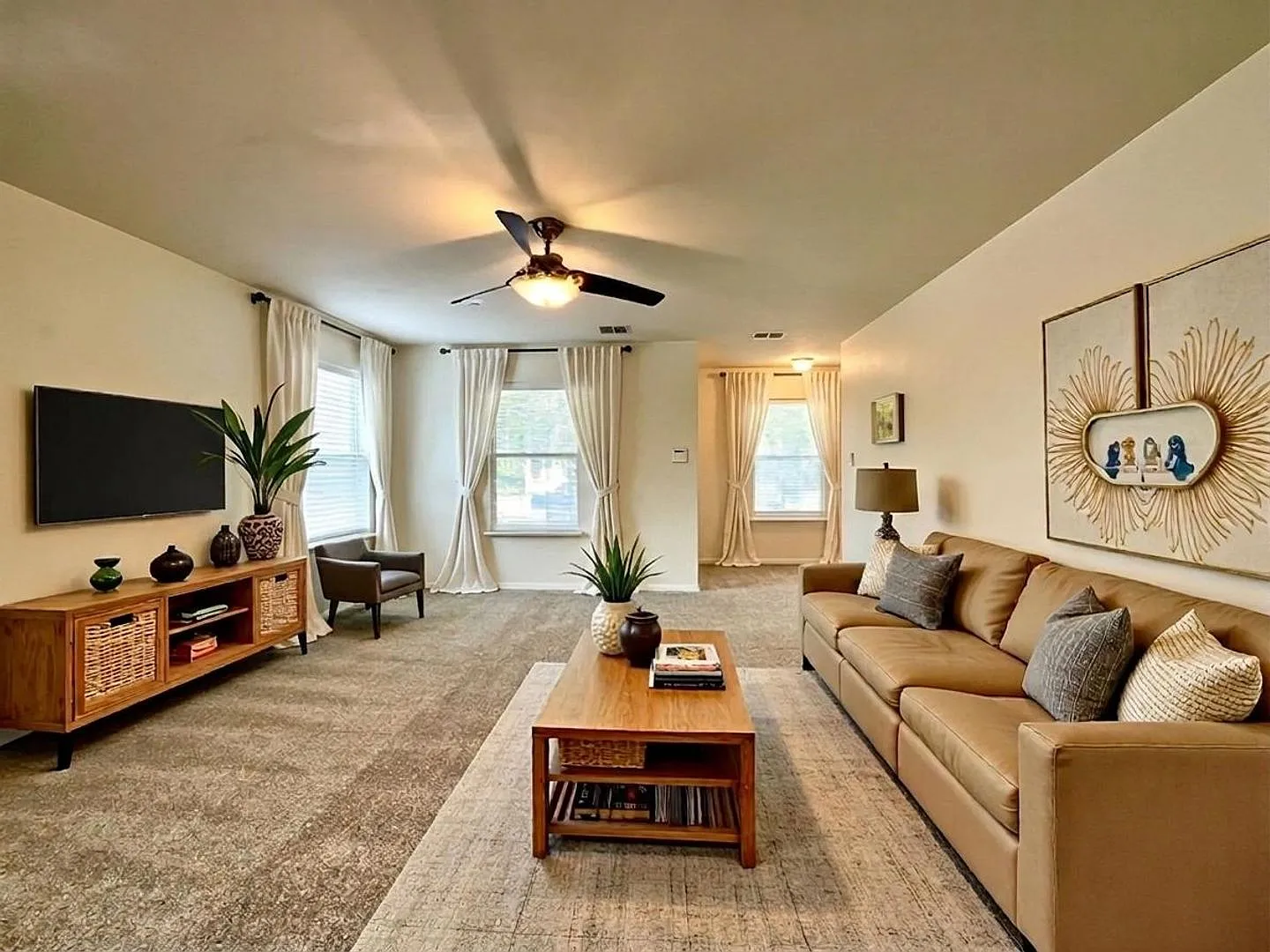 *Move In Special* Bright & Beautiful Two-Story Home With New Carpet And Fenced Backyard! — Photo 2
