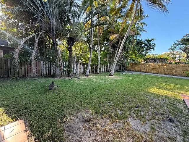 901 NW 10th Ct — Photo 12