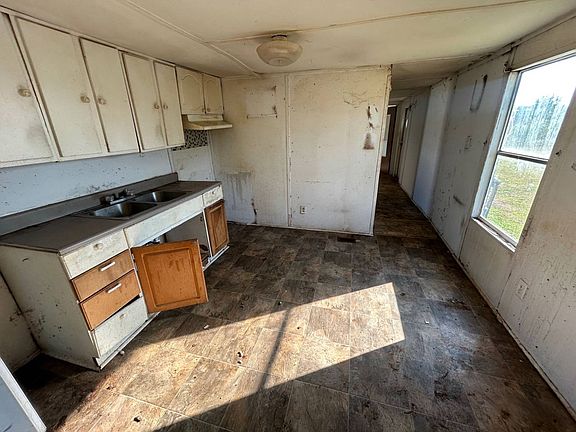 3rd image of 312 Reid Ct