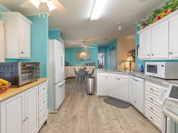 4th image of 8529 Leadtree Court