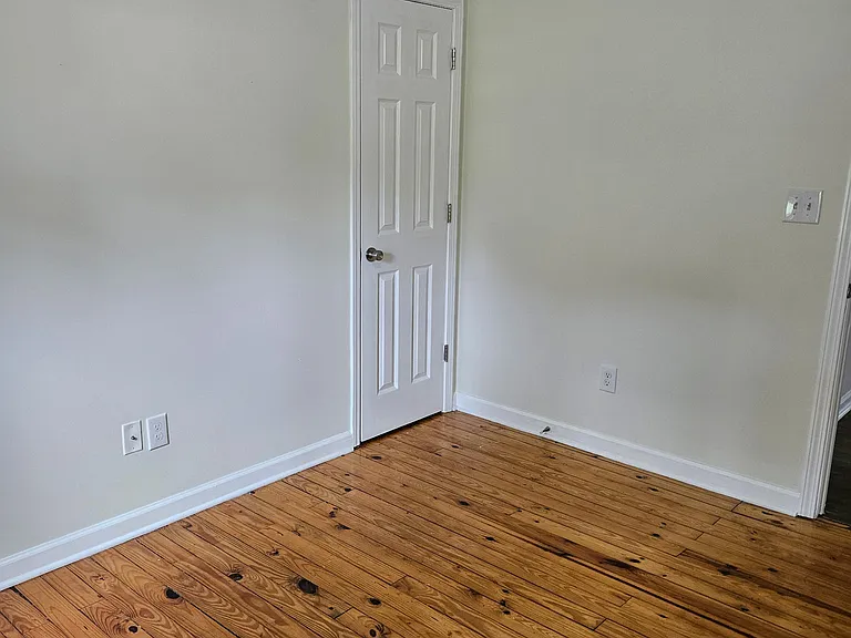 1566 Normandy Rd — Photo 12