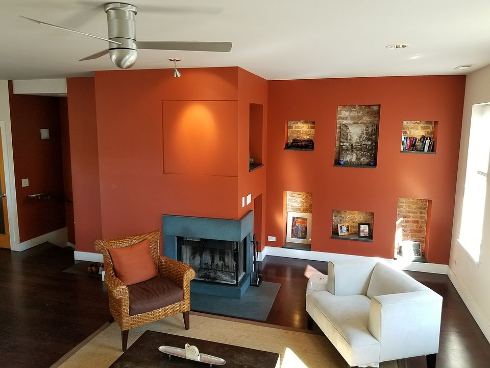 Woodburning / gas hybrid fireplace