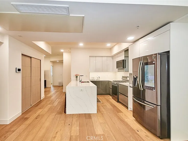 820 S Wilton #304 — Photo 12