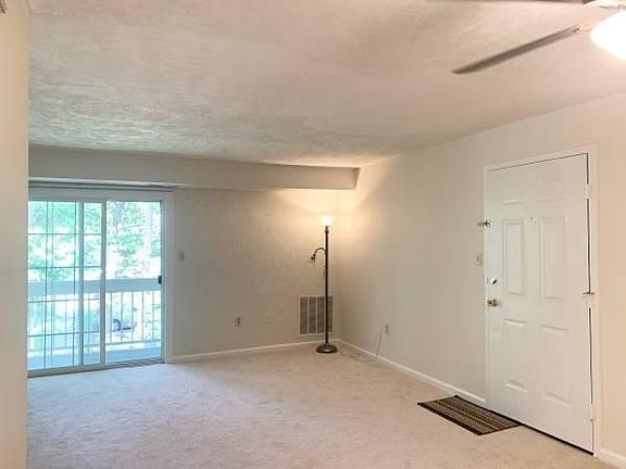 3rd image of 5708 Olde Mill Ct Unit 125