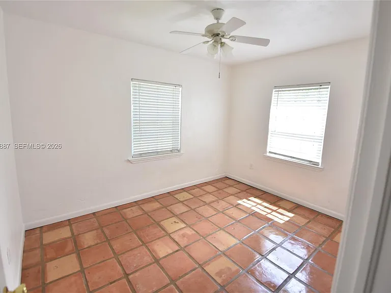 5900 SW 60th St — Photo 3
