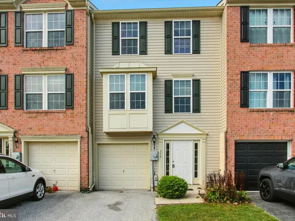 713 Grant Dr, Hanover, PA 17331