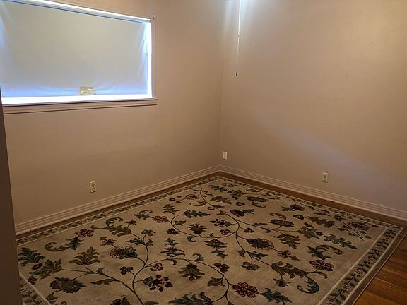 5th image of 741 Gulf Ave
