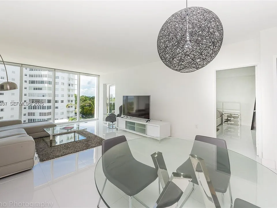 10275 Collins Ave #416