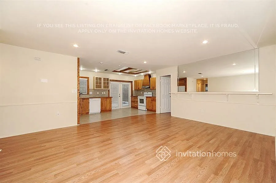 2719 Linwood Dr Sarasota, FL 34232 — Photo 2
