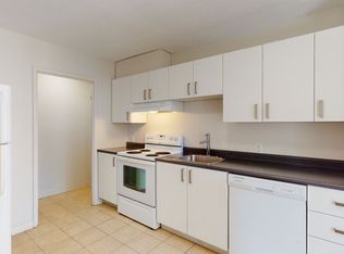 2155 Elmira Dr #1A, Ottawa, ON K2C 1H3
