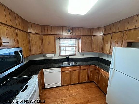 5th image of 106 Linda Ln