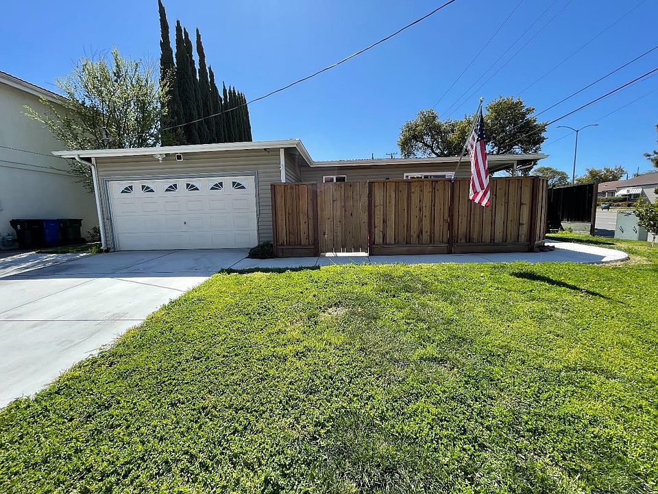 2nd image of 41131 Denise St