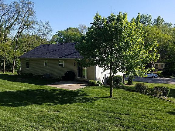 4th image of 38 Dogwood Ter