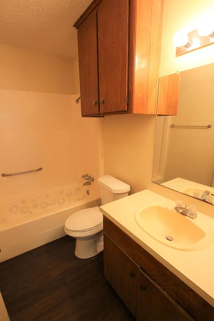 2 Bedroom 1 Bath Duplex in West Tyler! Tour Today! — Photo 2