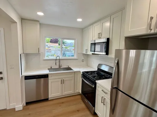 21462-21484 Ocean View Dr #21472, Hayward, CA 94541