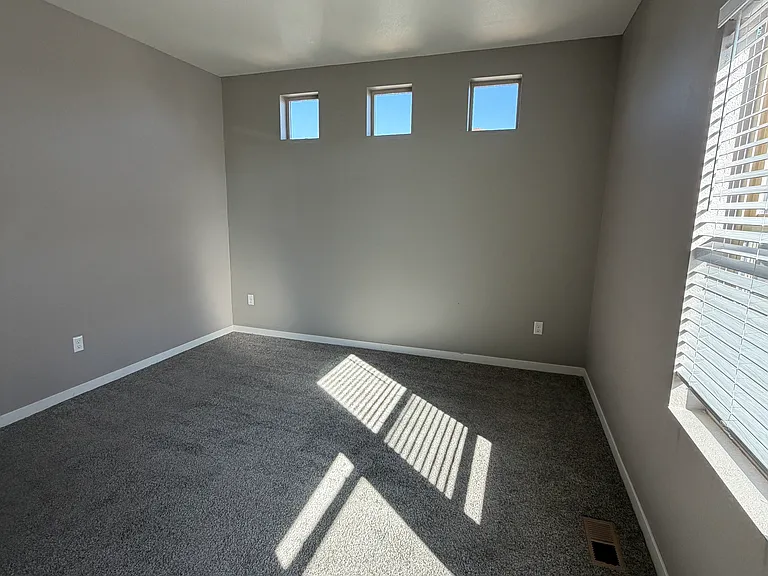 4456 Elegant St — Photo 35