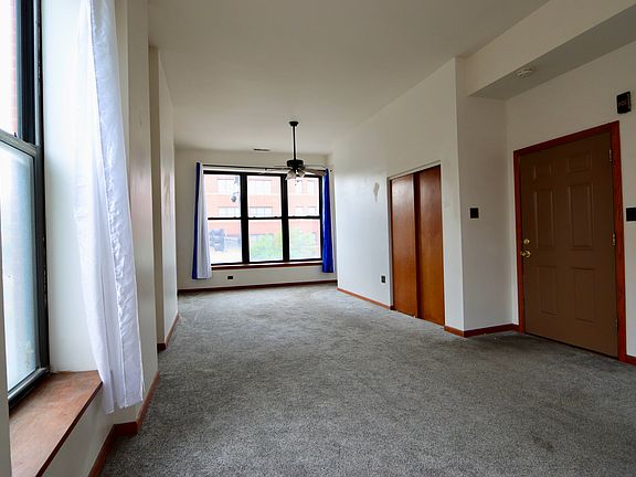 2nd image of 939 S Western Ave #2