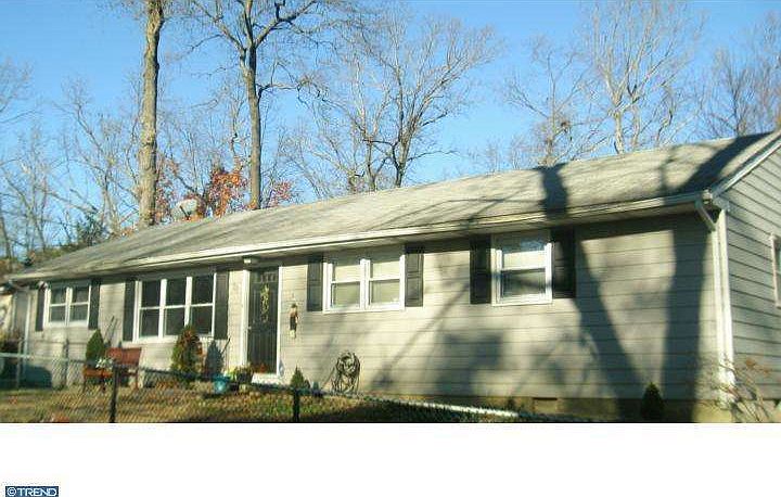 1st image of 70 Iris St