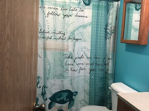 Main bathroom 